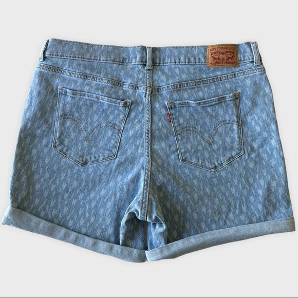 Levi’s Classic Shorts - Picture 3 of 15